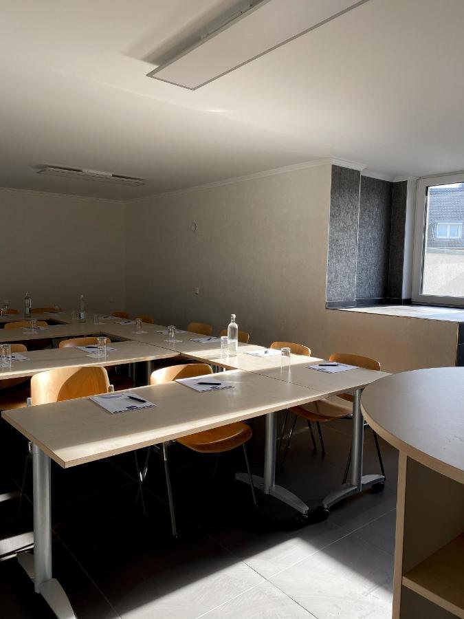 Mg-Quartier Hostel Mönchengladbach Buitenkant foto